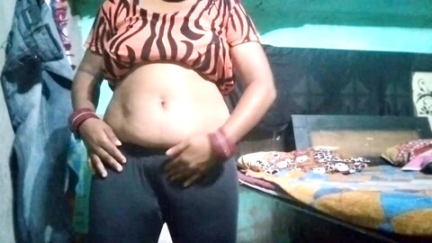 Indian aunty Durgaxxxhot gets filled up with a dildo while enjoying some intense pleasure