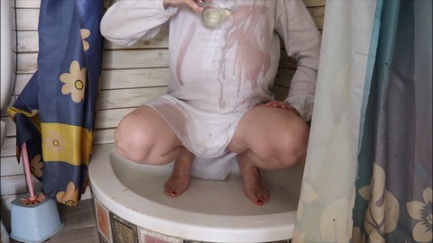Mature MariaOld with massive natural tits indulges in a steamy urine play