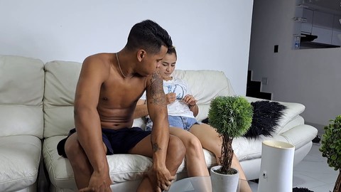 L'amica sexy della migliore amica ha una deliziosa vagina.