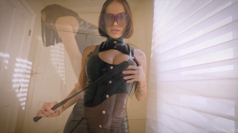 Les brunettes, les pipes, sous-vêtements