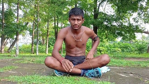 Culturista gay indio recibe una penetración